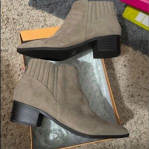 Unisa light natural booties size 9